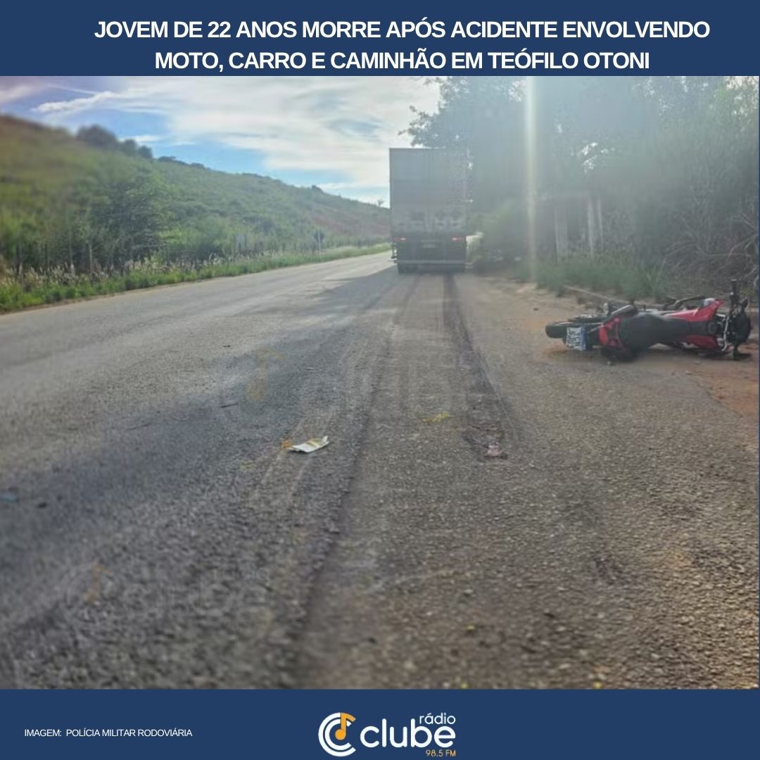 Jovem de 22 anos morre após acidente envolvendo moto, carro e caminhão em Teófilo Otoni
