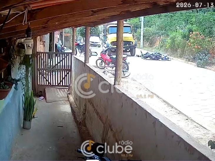 Motociclista fica ferido após colidir com a frente de caminhão estacionado em Imbé de Minas